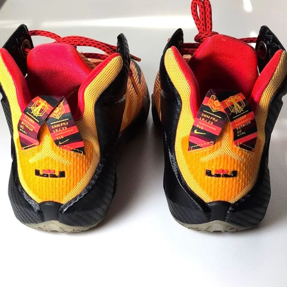 Nike LeBron 12 XII GS Laser Orange Sneakers 685181-830 Size 5.5y, Wmn 7.5